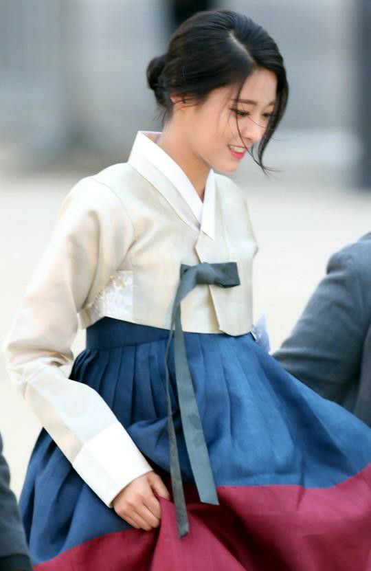 Behind-the-scenes cut of Seolhyun