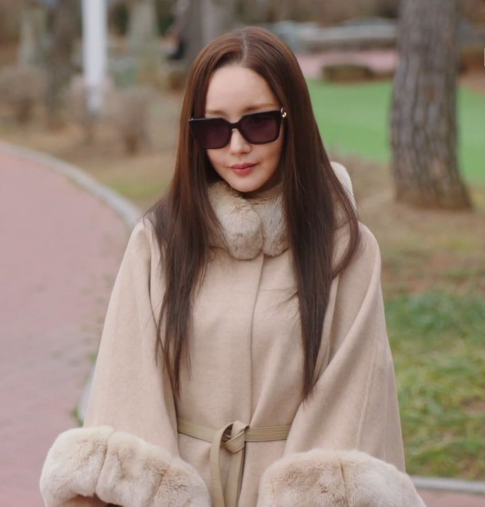 Latest photo of Park Minyoung