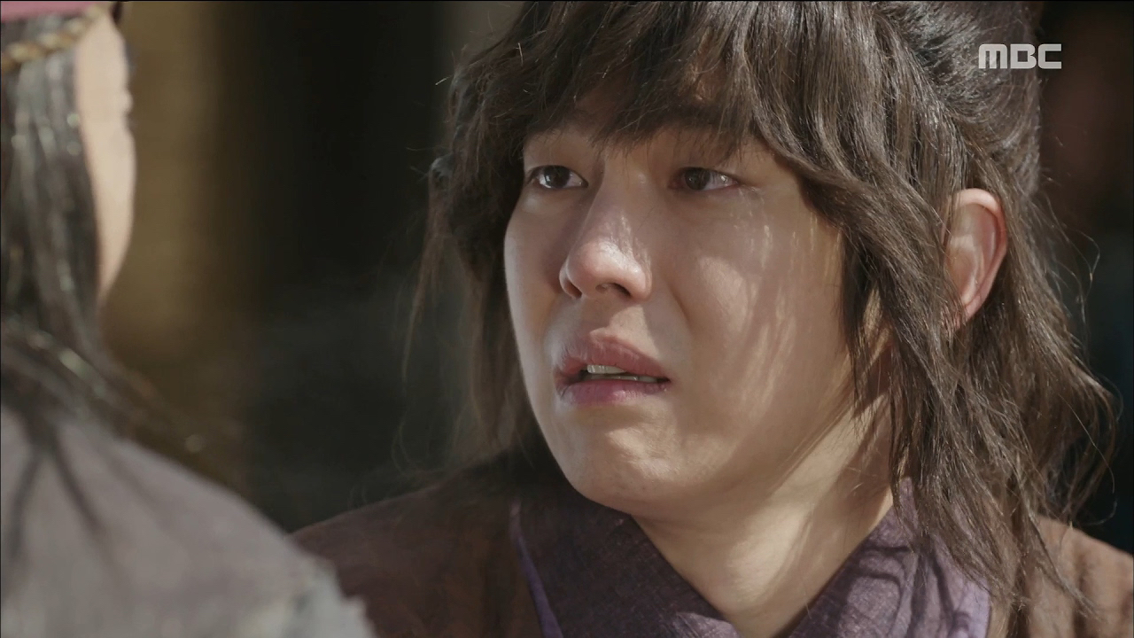 Behind-the-scenes cut of Yoon Kyunsang