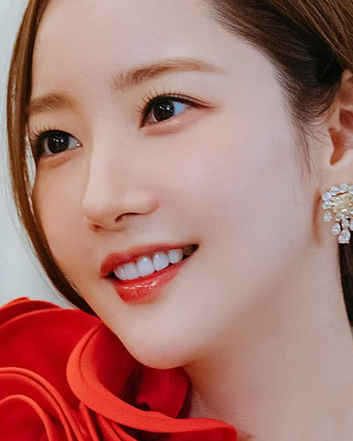 Recent activity shot of Park Minyoung