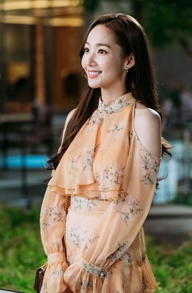 Behind-the-scenes cut of Park Minyoung