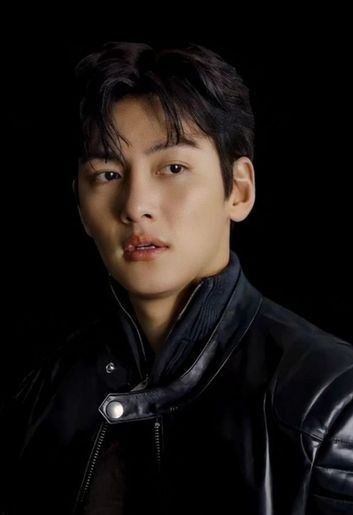 Latest photo of Ji Changwook