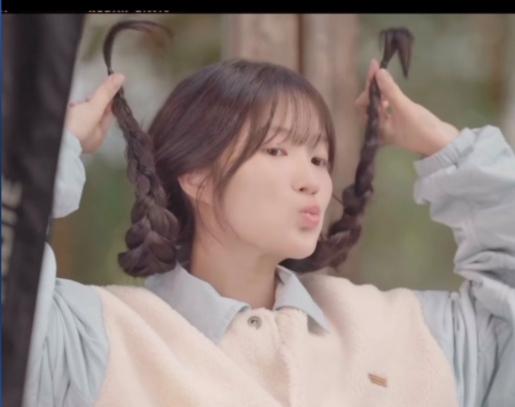 Recent activity shot of Kim Hyeyoon