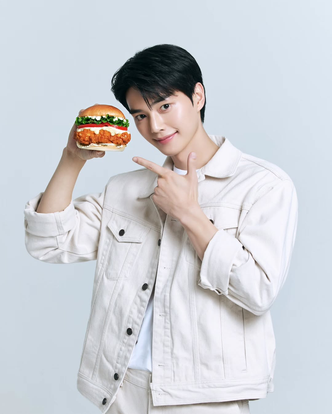 A moment captured by a fan of Song Kang