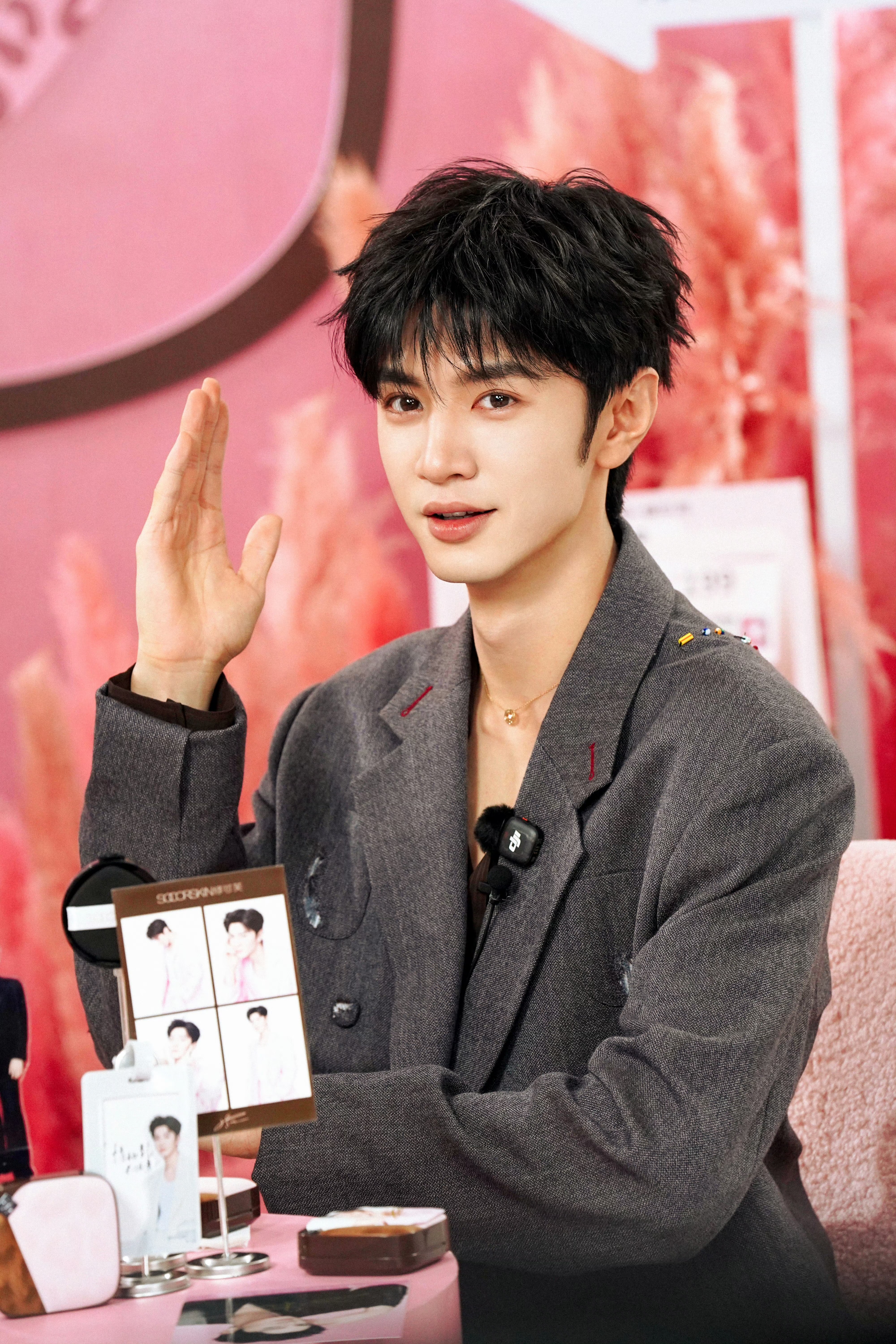 A moment captured by a fan of Chen Zhe Yuan