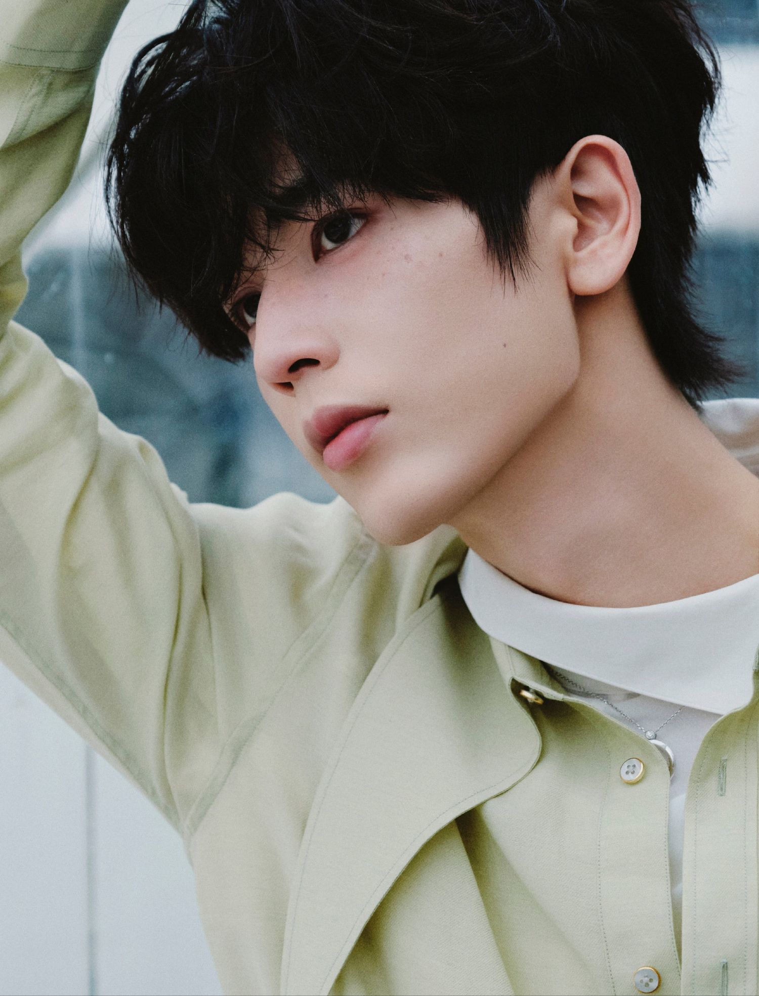 Behind-the-scenes cut of Zhang Linghe