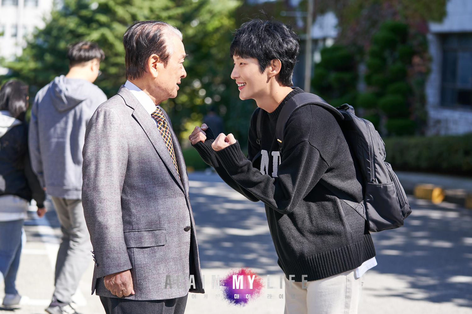 Behind-the-scenes cut of Lee Joongi