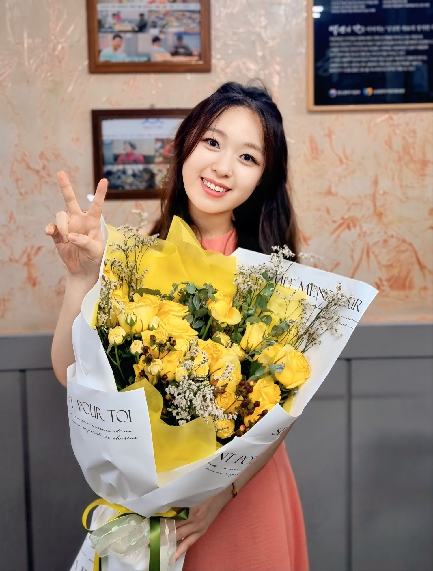 Behind-the-scenes cut of Chae Suhyeon