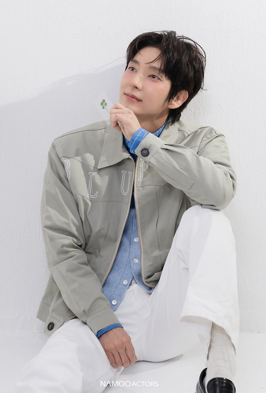 Behind-the-scenes cut of Lee Joongi