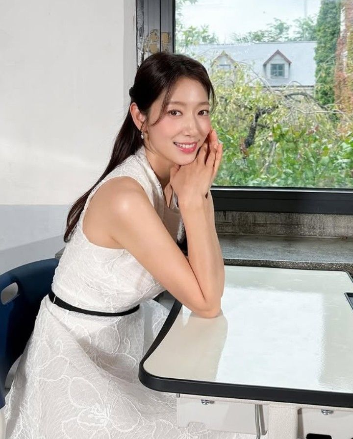 Recent activity shot of Park Shinhye