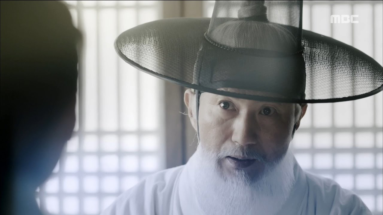 Recent activity shot of Yoon Kyunsang