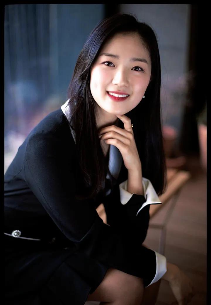 Recent activity shot of Kim Hyeyoon