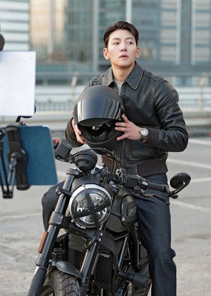 Recent activity shot of Ji Changwook
