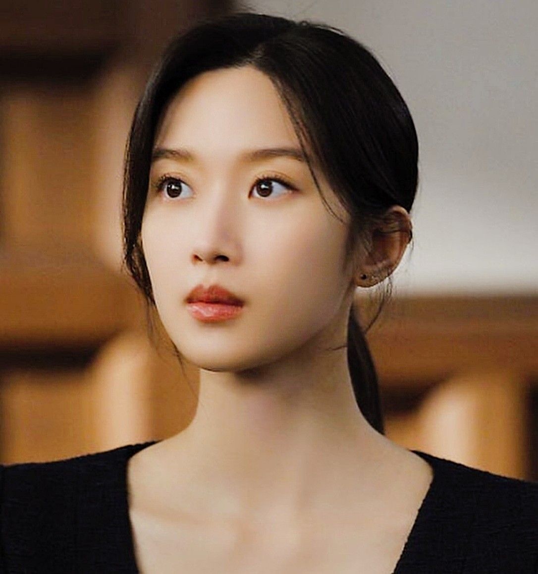 Behind-the-scenes cut of Mun Kayoung