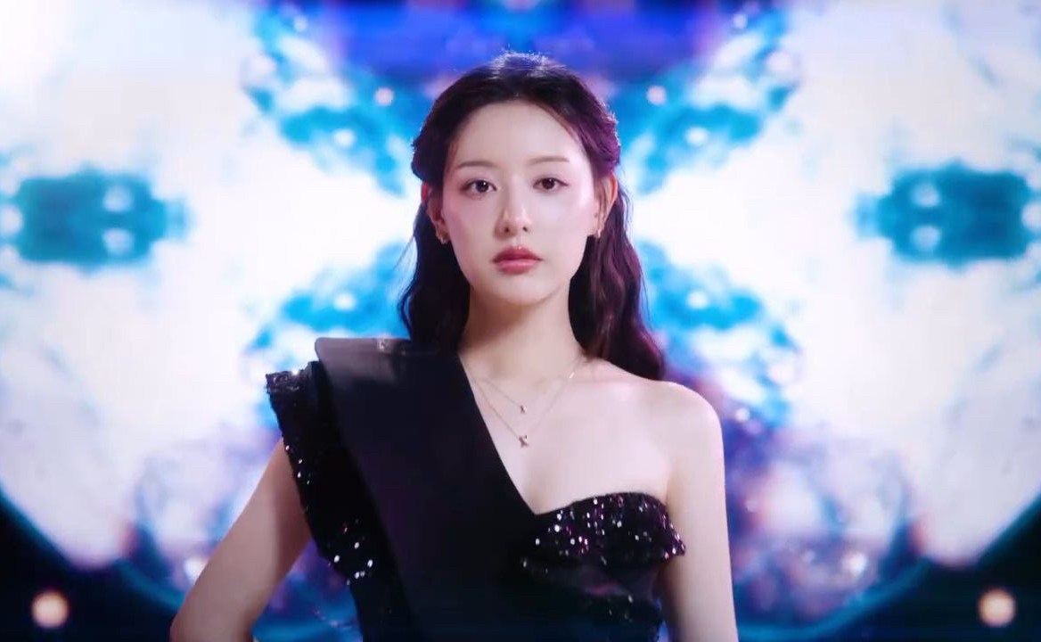 Behind-the-scenes cut of Kim Jiwon