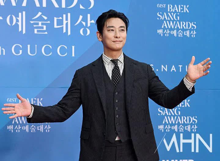 Behind-the-scenes cut of Joo Jihoon