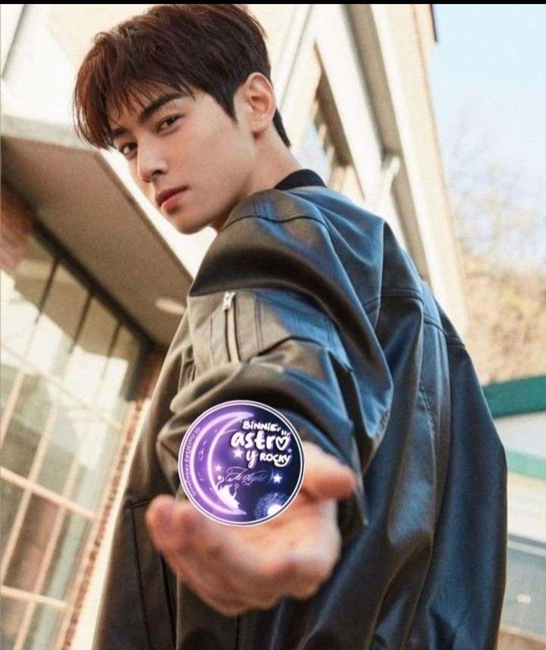 Latest photo of Cha Eunwoo