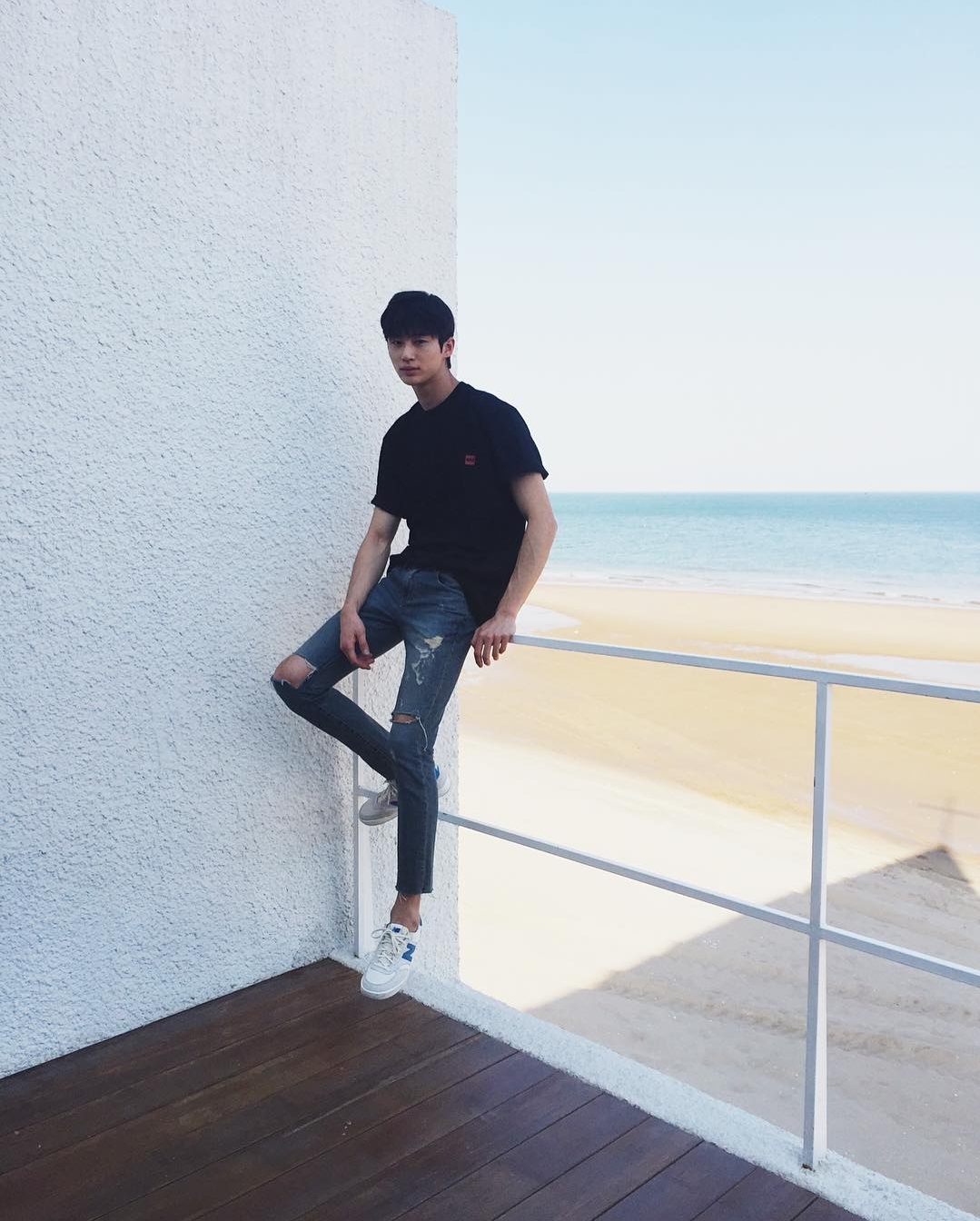 Behind-the-scenes cut of Byeon Wooseok