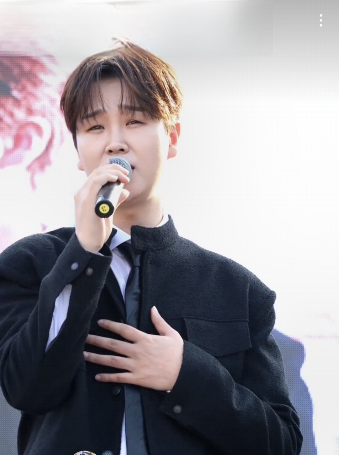 Recent activity shot of Song Minjun