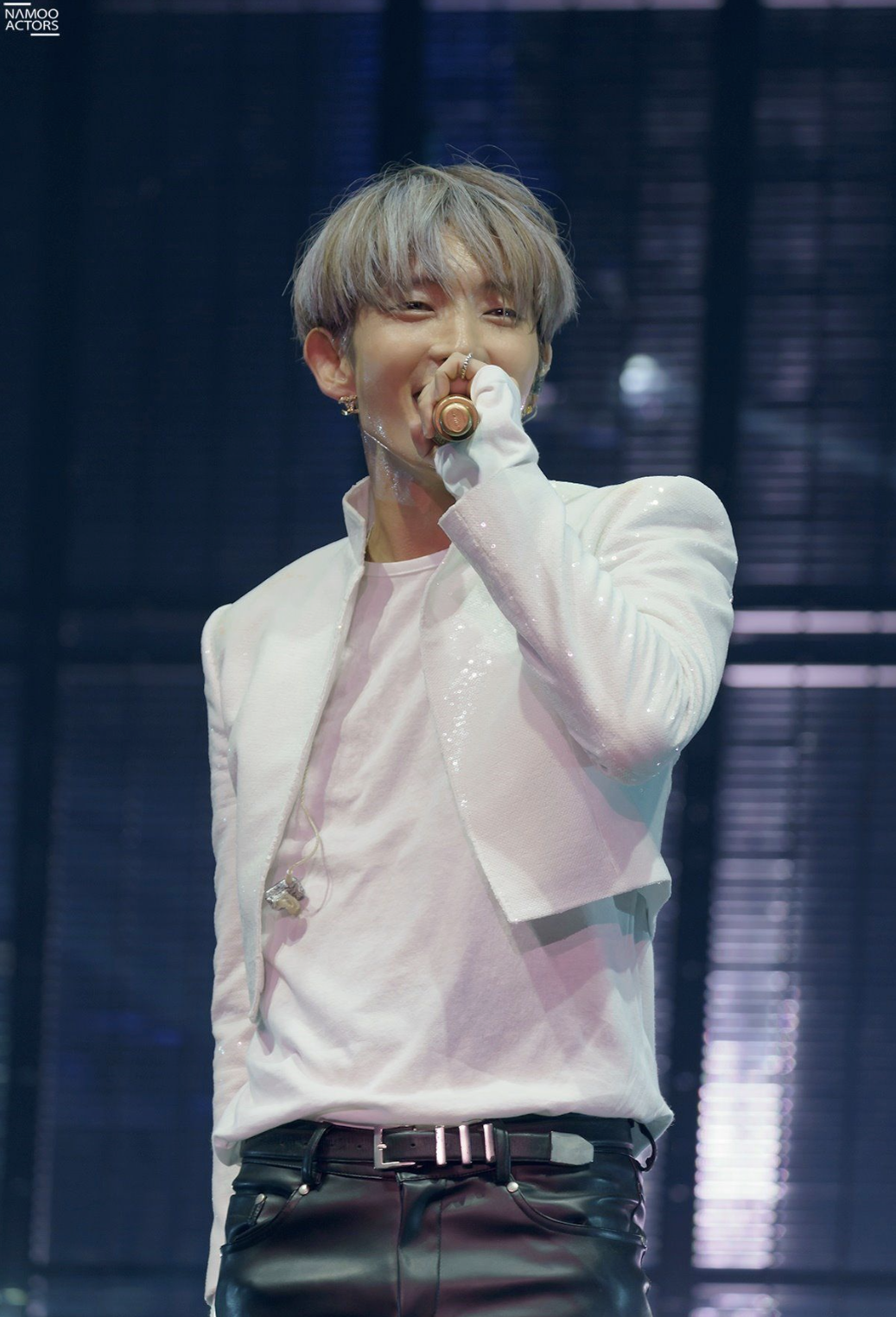 A moment captured by a fan of Lee Joongi
