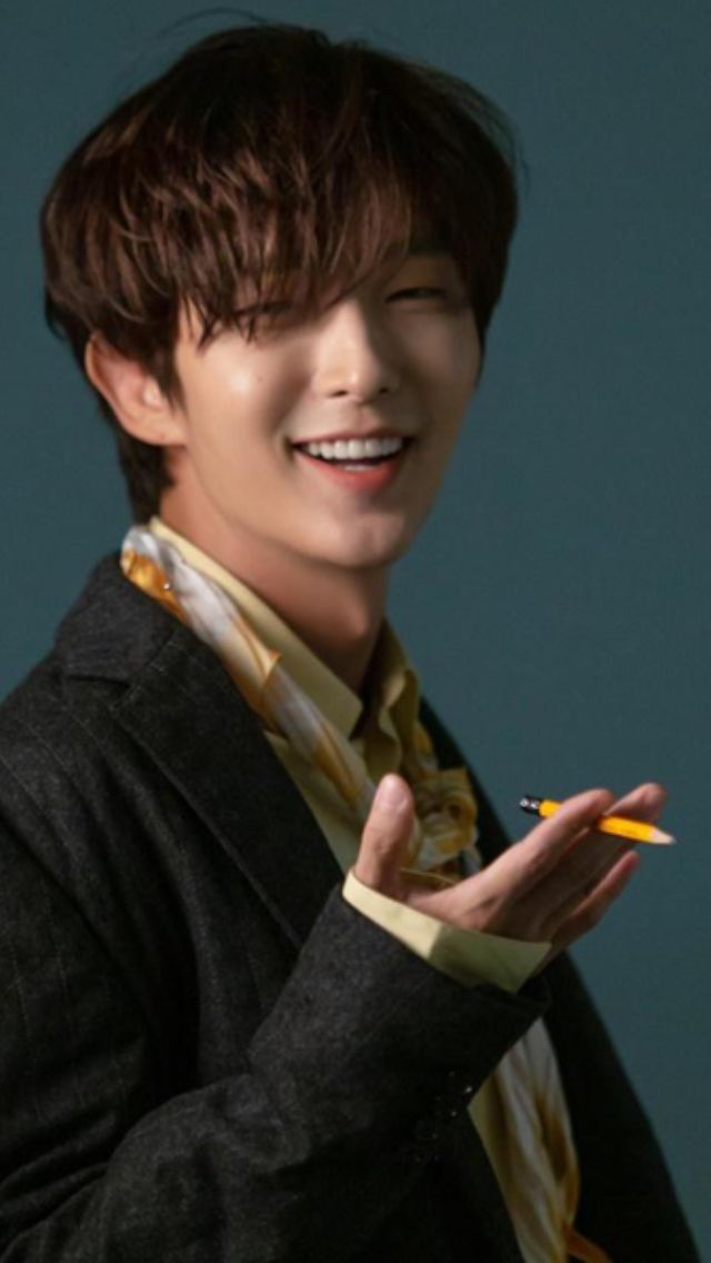 Feed komunitas selebriti terpopuler hari ini