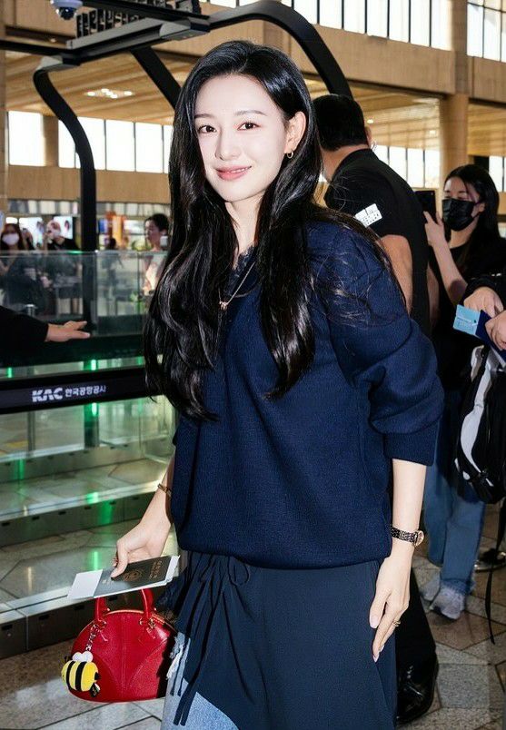 Recent activity shot of Kim Jiwon