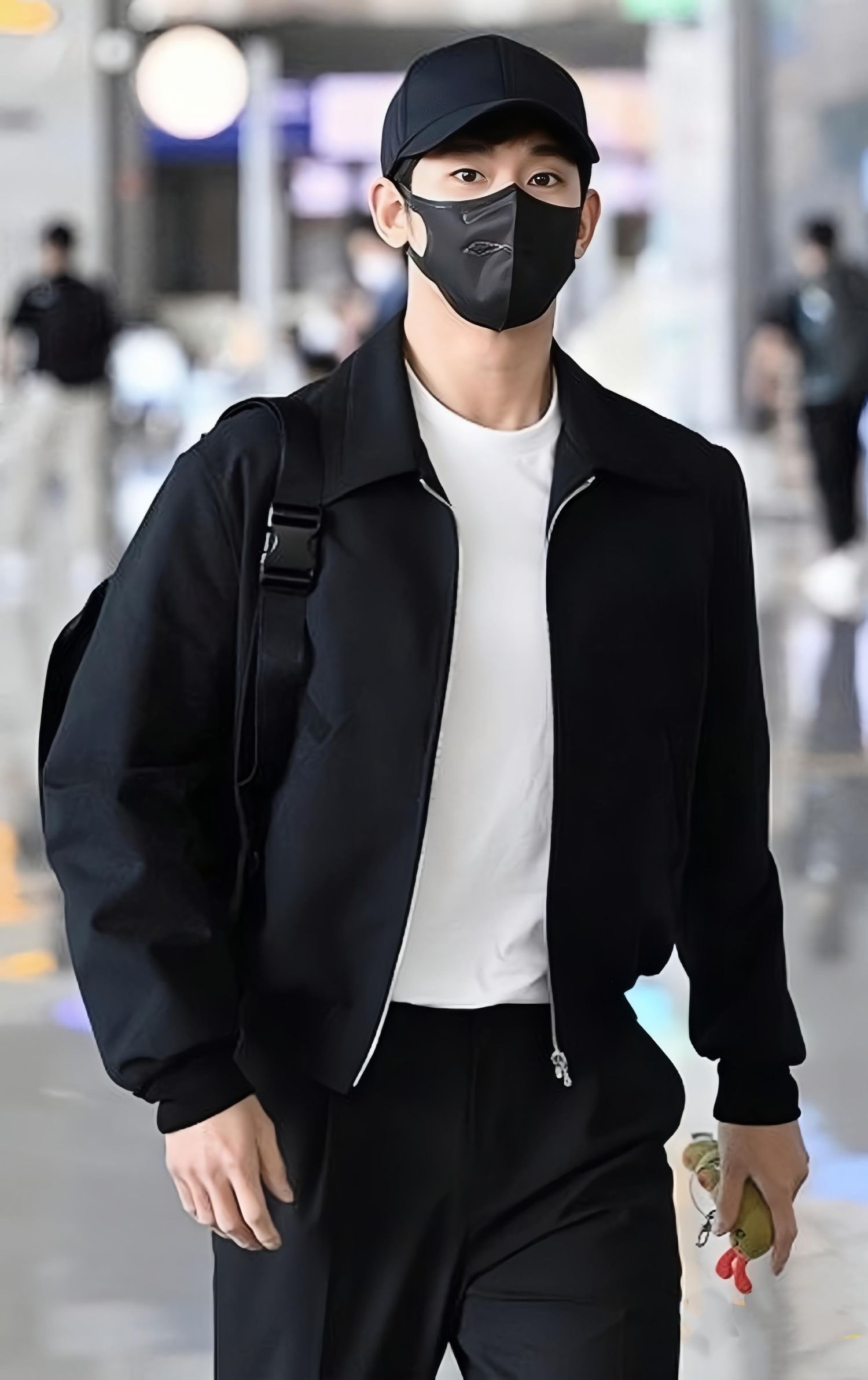 Behind-the-scenes cut of Kim Soohyun