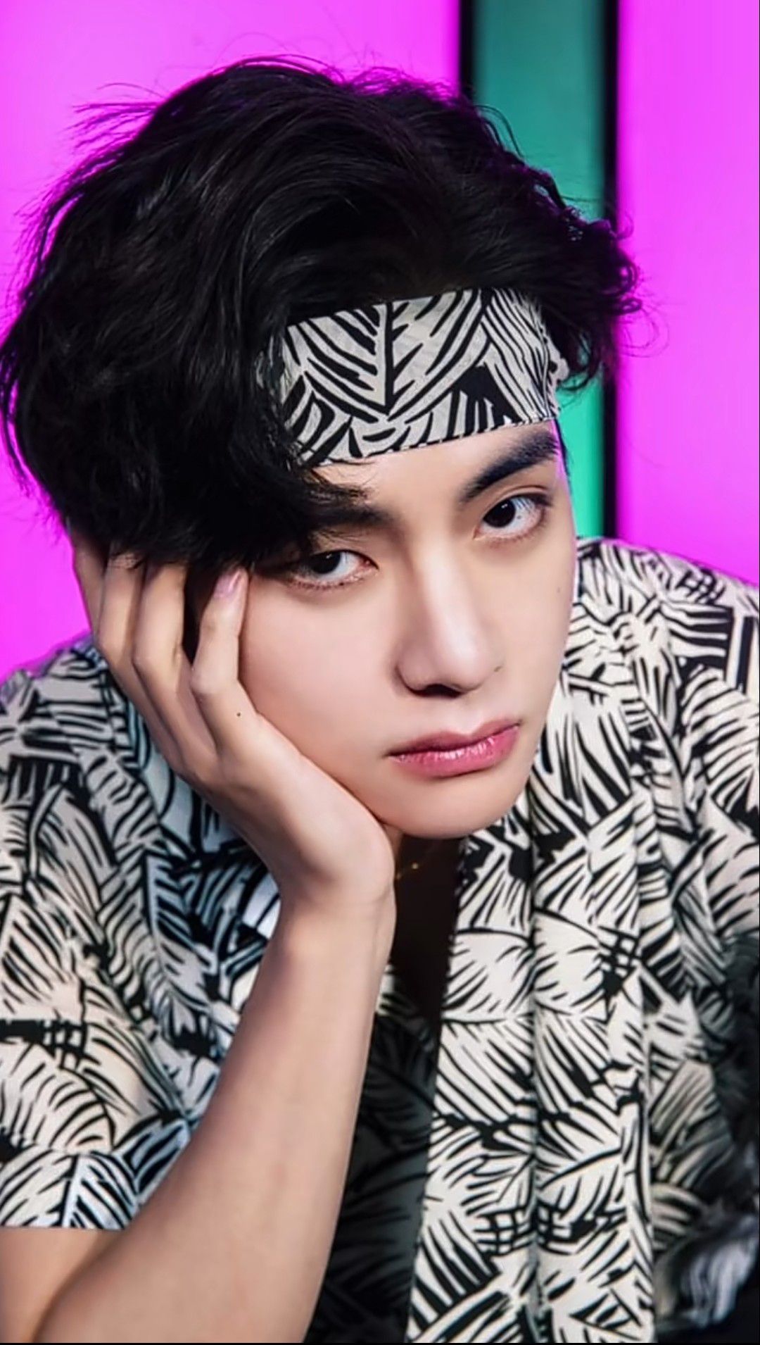 김태형 (뷔) 최근 활동샷
