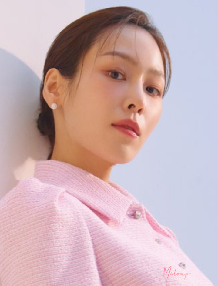 Behind-the-scenes cut of Seo Hyunjin