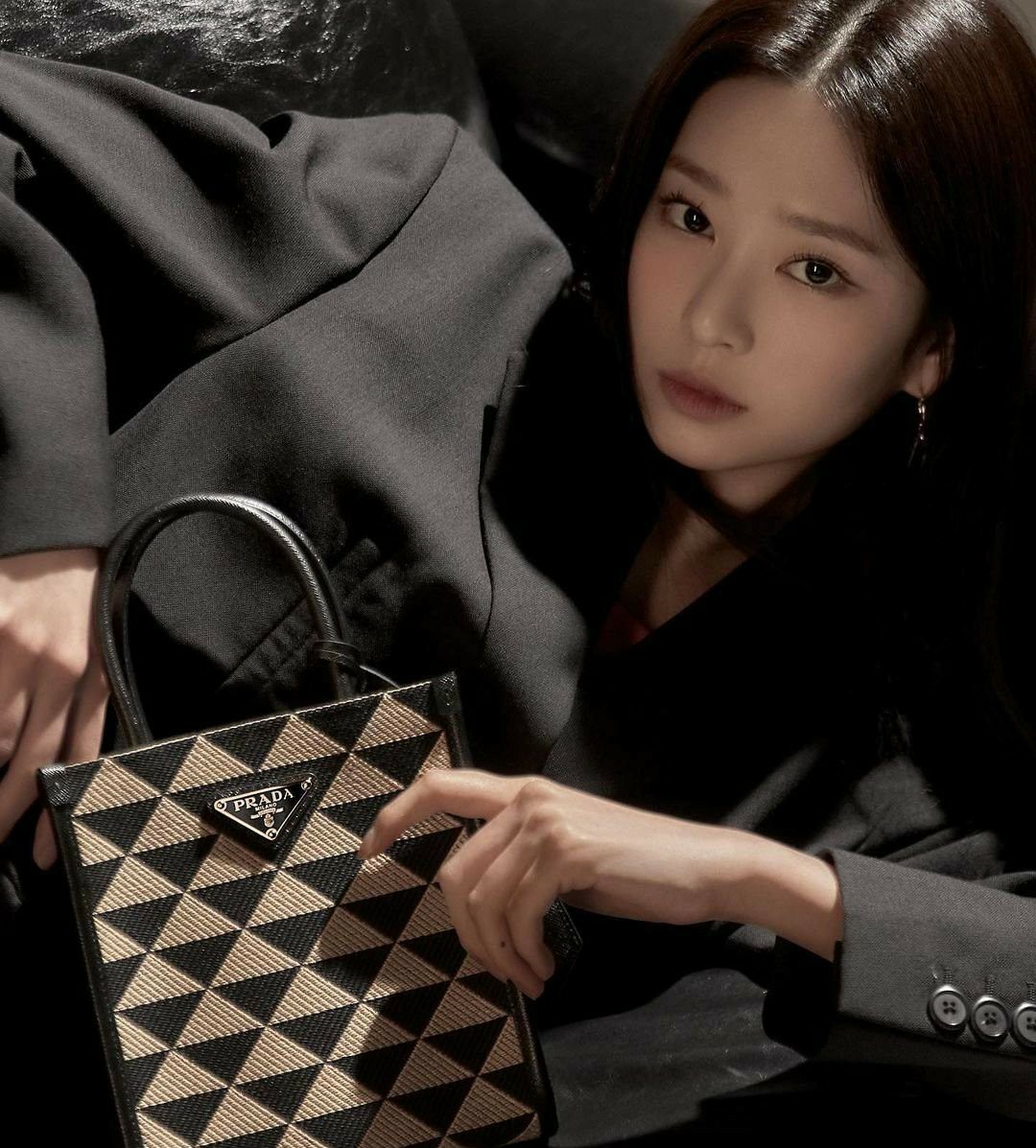 Recent activity shot of Kim Minju
