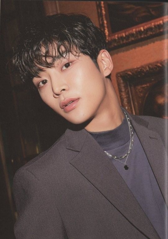 Behind-the-scenes cut of Rowoon