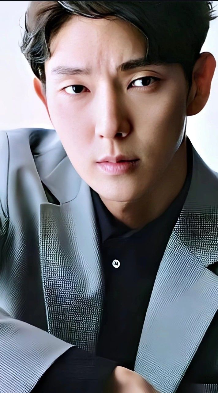 Latest photo of Lee Joongi