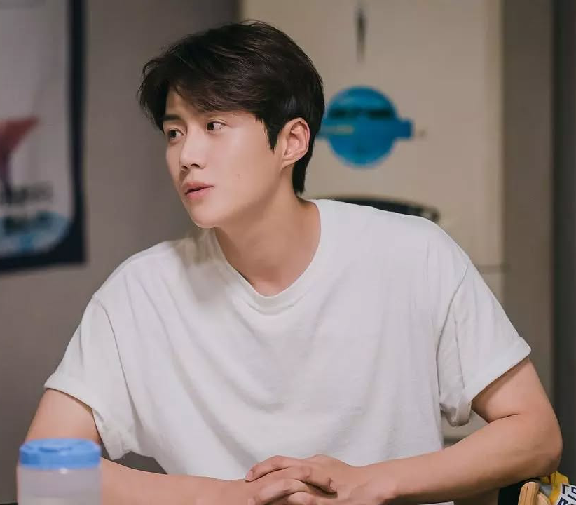 Foto kegiatan terbaru dari Kim Seonho