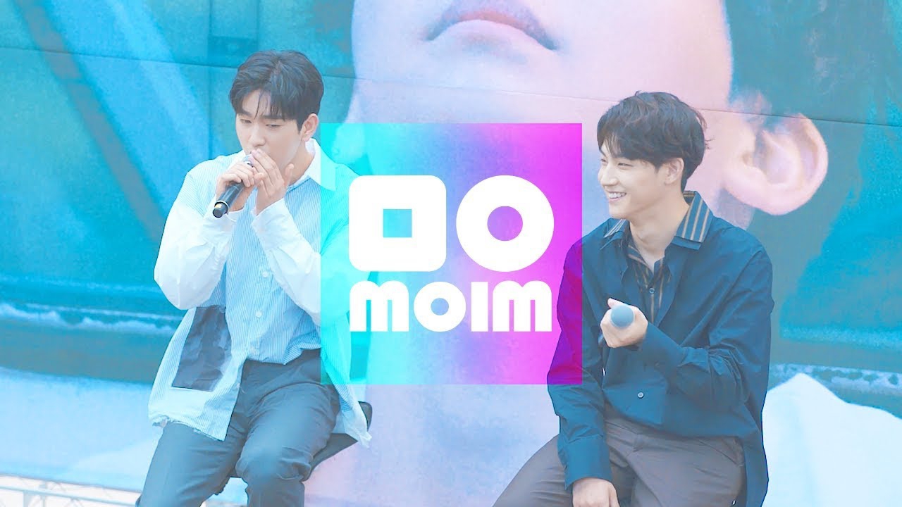 A moment captured by a fan of Park Jinyoung