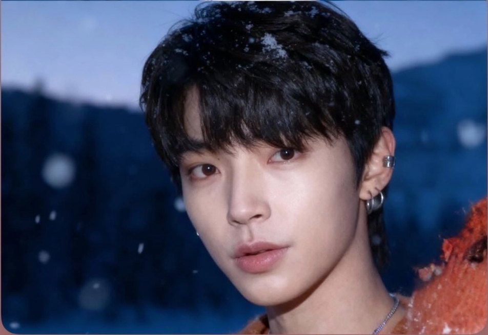 Cuplikan di balik layar dari Hwang Inyoup