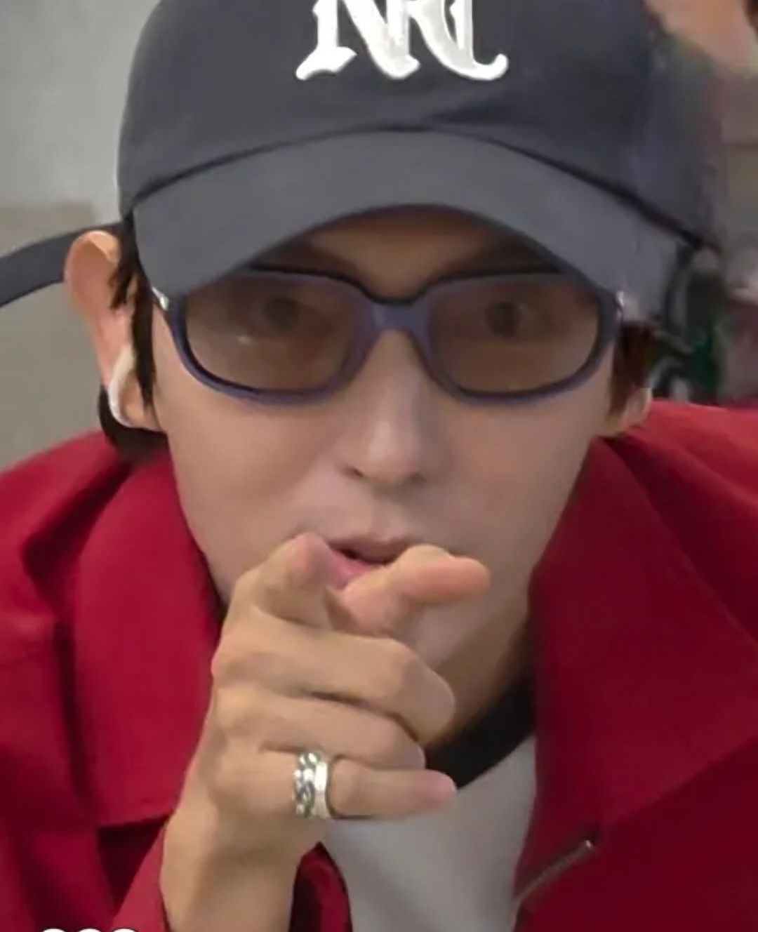 Behind-the-scenes cut of Lee Joongi