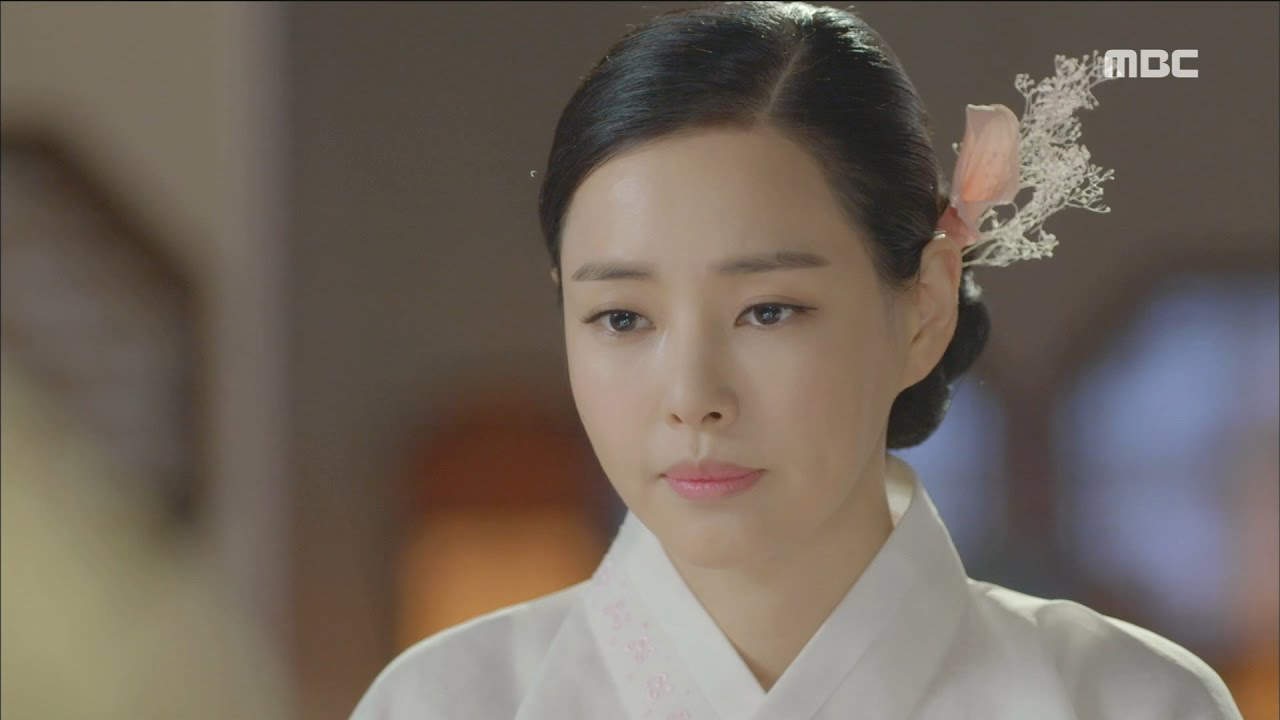 A moment captured by a fan of Yoon Kyunsang