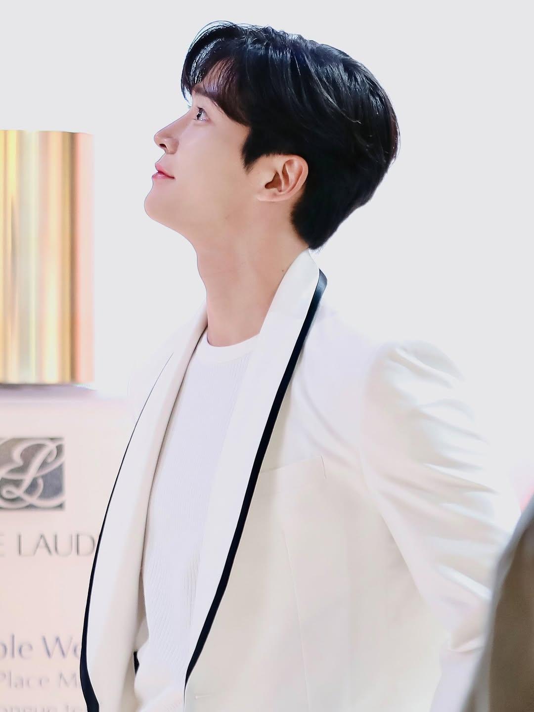 Behind-the-scenes cut of Rowoon