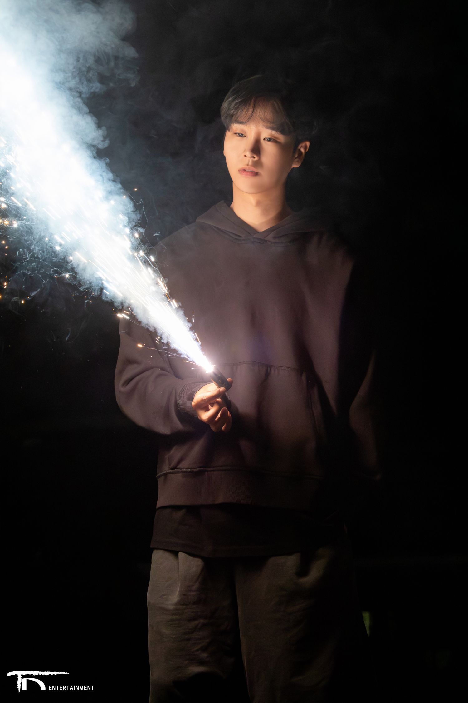 Behind-the-scenes cut of Song Minjun
