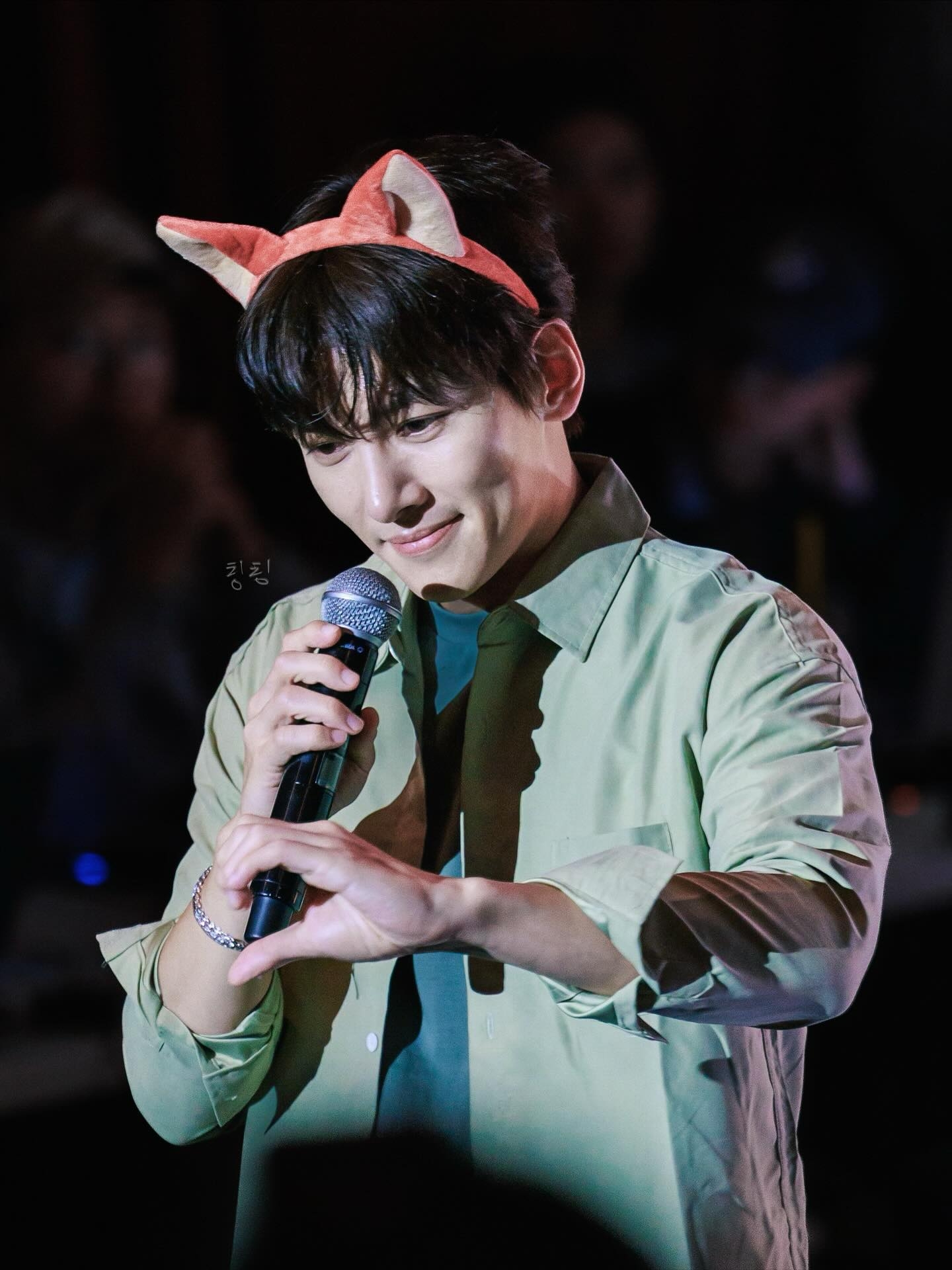 A moment captured by a fan of Ji Changwook