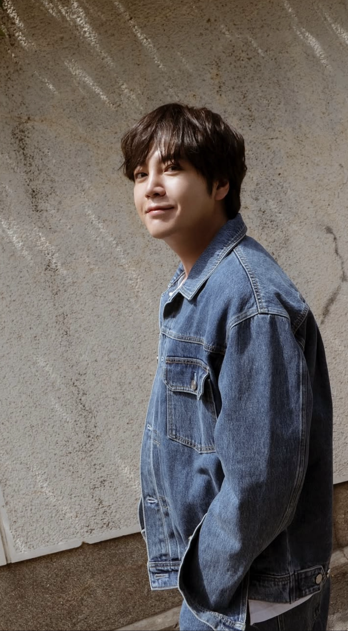 A moment captured by a fan of Jang Geunsuk