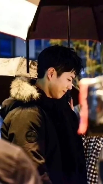 Emotional wallpaper shared by fans for Park Bogum