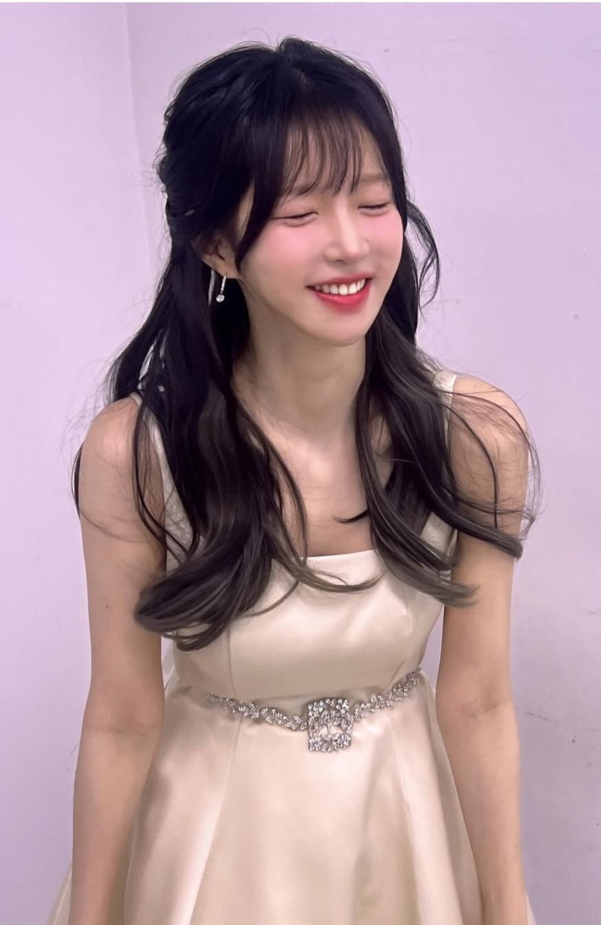Behind-the-scenes cut of Yeon Yuri