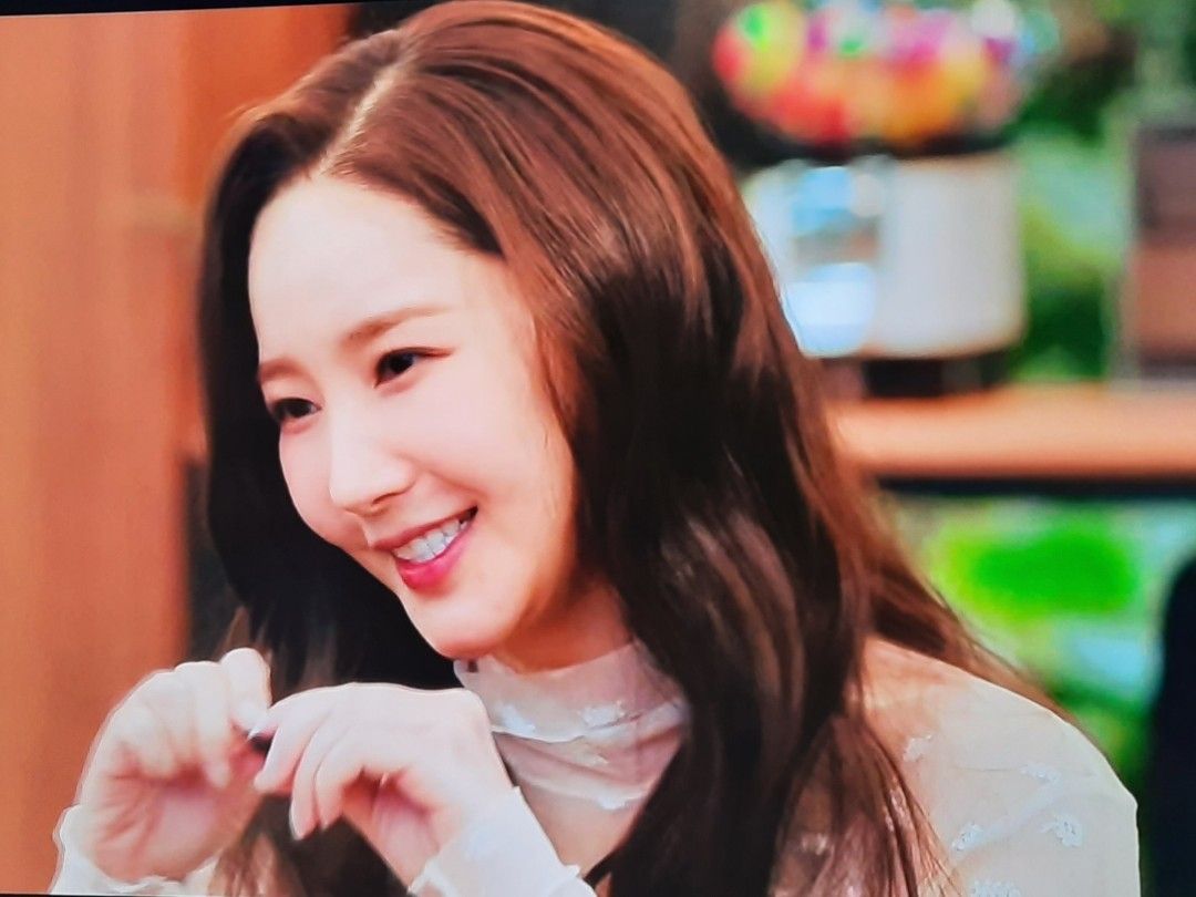 A moment captured by a fan of Park Minyoung