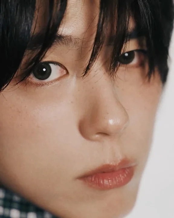 Recent activity shot of Park Bogum