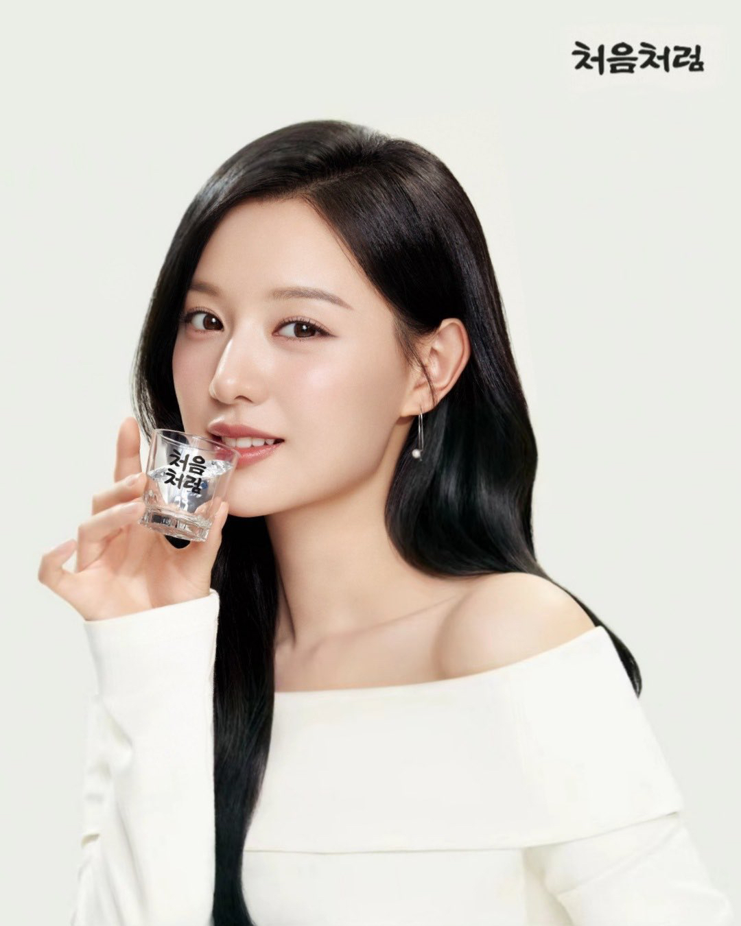 Behind-the-scenes cut of Kim Jiwon