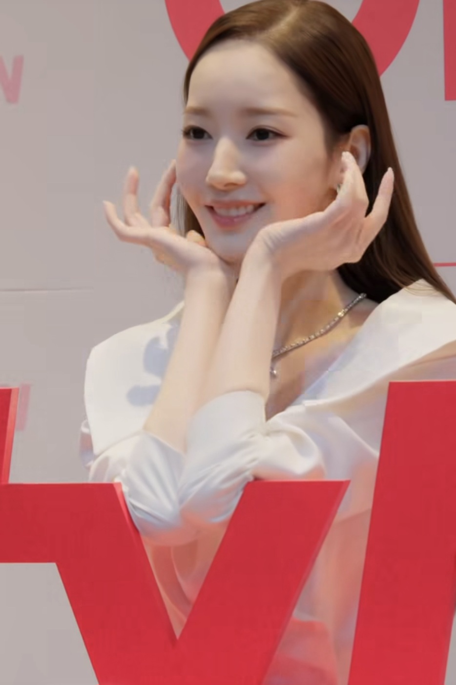 パク・ミニョンのビハインドカット