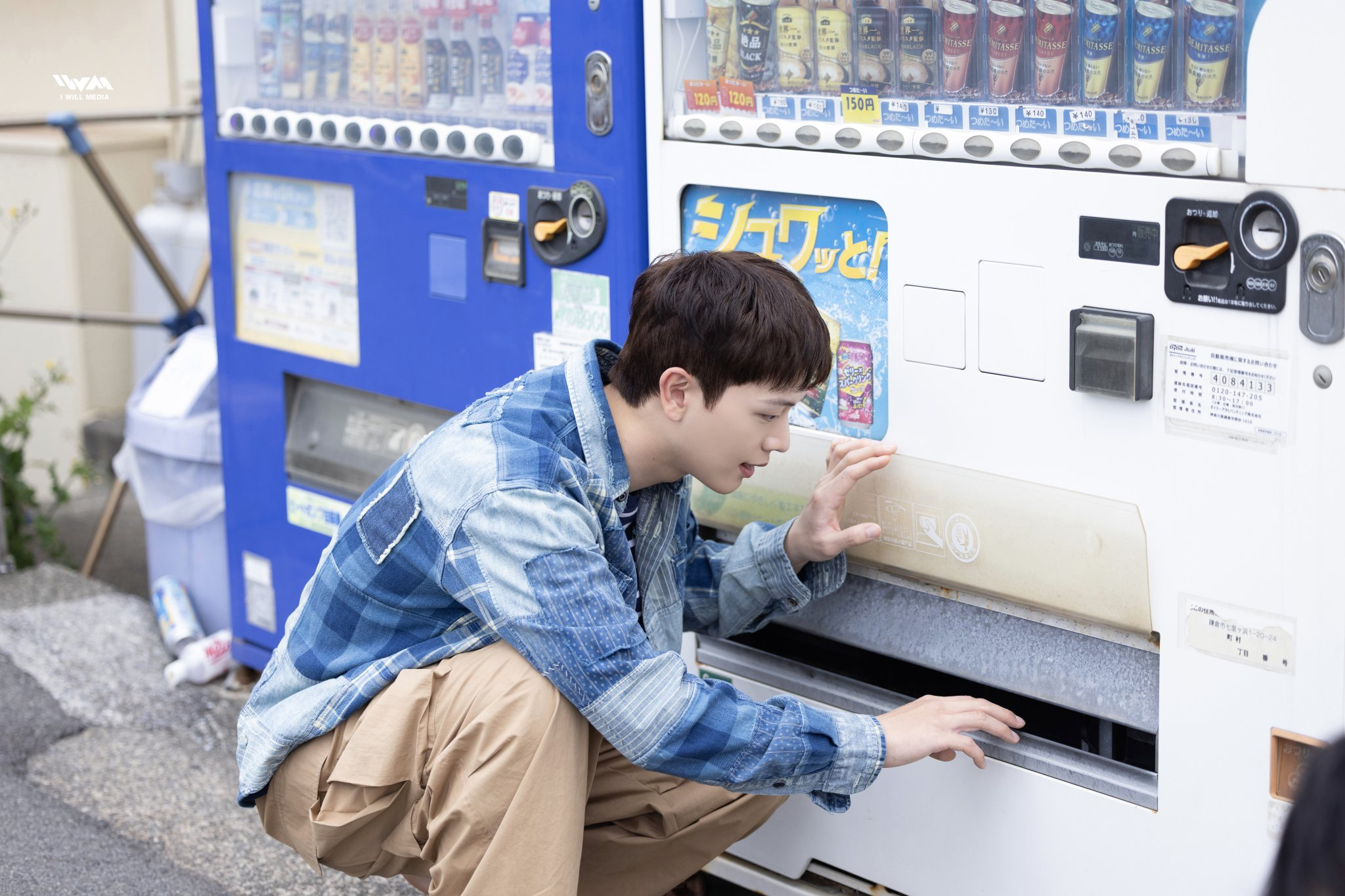 A moment captured by a fan of Yook Sungjae