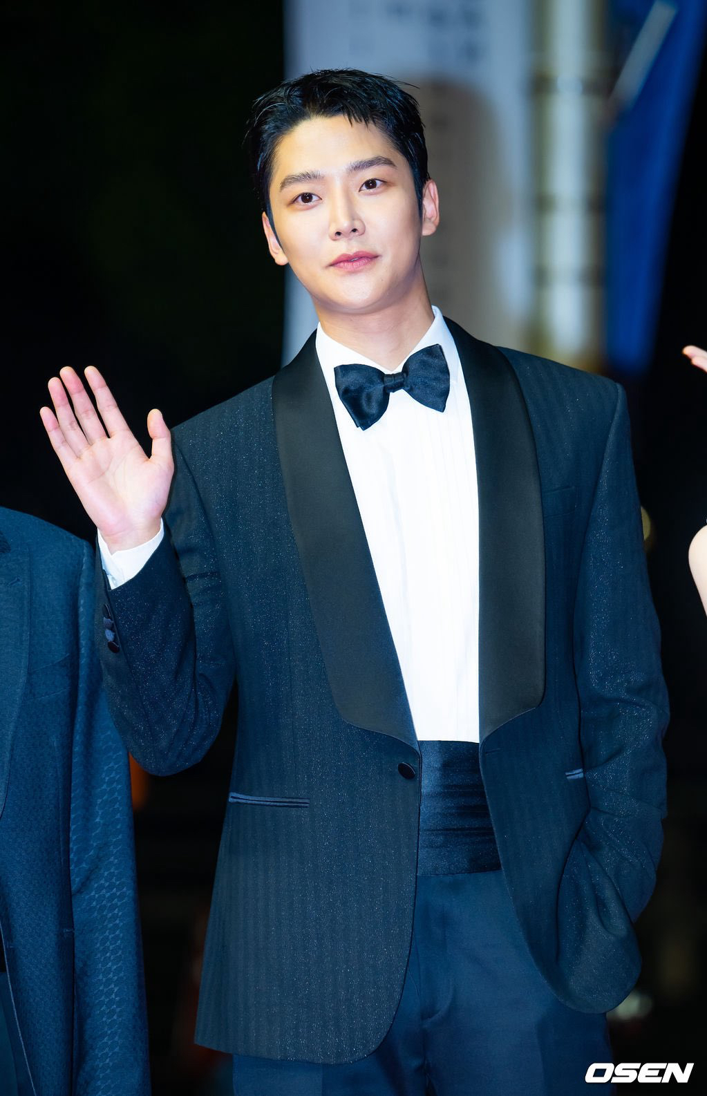 Behind-the-scenes cut of Rowoon