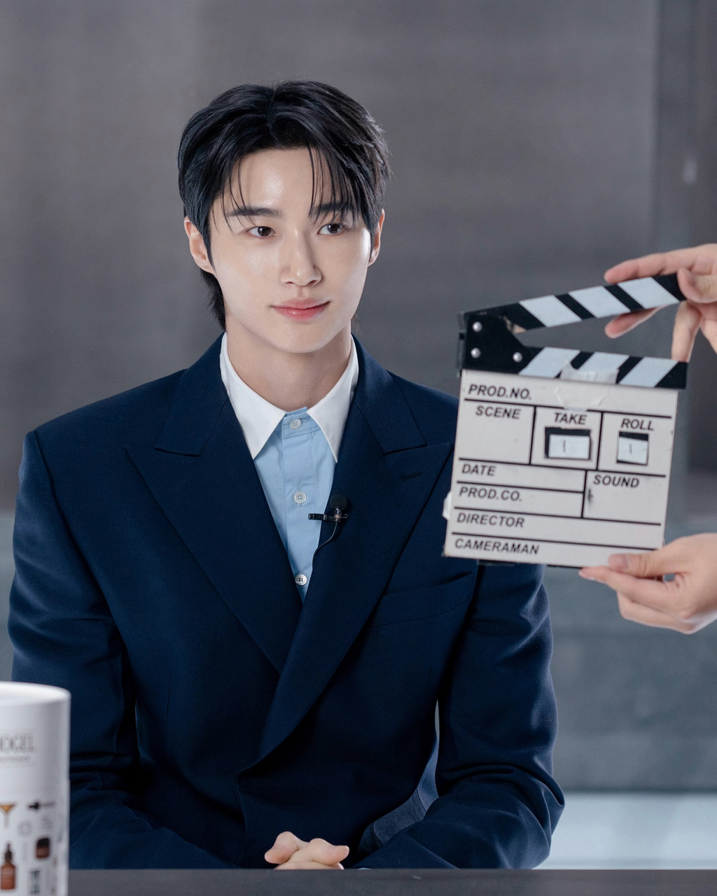 Behind-the-scenes cut of Byeon Wooseok